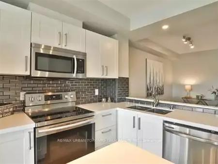 Beautifully Renovated Large One Bed + Den Unit | 200 Burnhamthorpe Road East, Mississauga