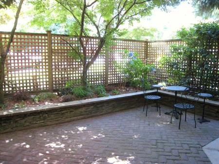 Beautiful Garden Pet Friendly 1 bedroom Kistilano W3rd