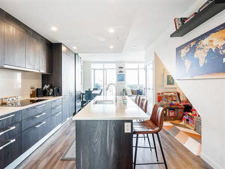 Modern 3-Bed Townhouse at The Independent with Rooftop Patio & Stunnin