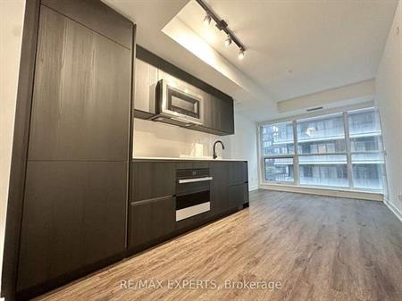 1 Bed & 1 Bath - Maverick Condos