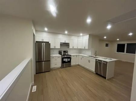 Above garage bachelor suite condo newly built | 1/1 - 13507 135 Avenue Northwest, Edmonton