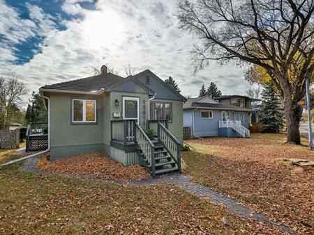 Spacious bungalow in Old Glenora | 136 Street & Stony Plain Road, Edmonton