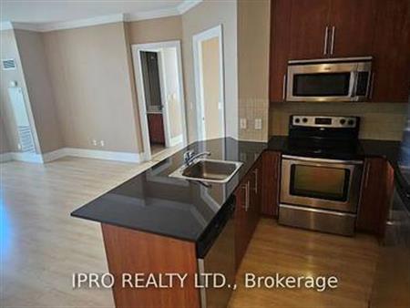 Burnhamthorpe & Confederation Pkwy Stunning 2Bdrm Upgraded Kitchen