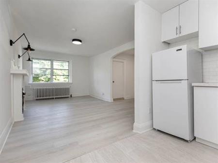 15 HUBBARD BLVD. #15 - RENOVATED STUDIO/1BATH, LAUNDRY, STEPS TO BEACH