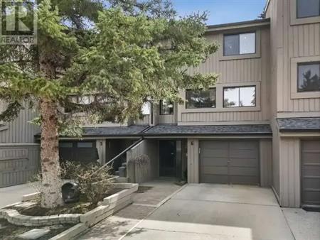 Beautiful 3 bedroom Townhouse in South Calgary | 6 - #6 10401 19th St SW, Calgary