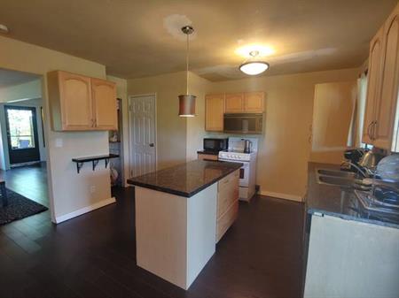 Large bright 2bd+den Central Duplex