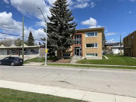 Banff Trail - Second Floor Suite (in a 6-plex with a south view) | 5 - 2208 20 Avenue Northwest, Calgary