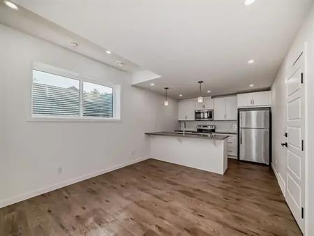 BRAND NEW UNIT IN CAPITOL HILL | 1502 22 Avenue Northwest, Calgary