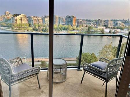 Stunning Apartment for Rent: Breathtaking Water Views & Prime Location