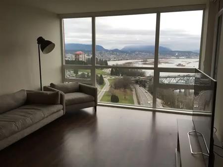 Modern Spacious Unit with Balcony, great views and 1 Underground Parking spot | 1802 - 125 Columbia Street, New Westminster