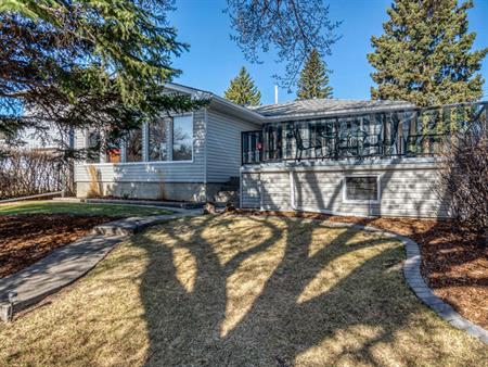 Beautiful Brentwood Bungalow - Great family home | 26 Butte Place NW, Calgary