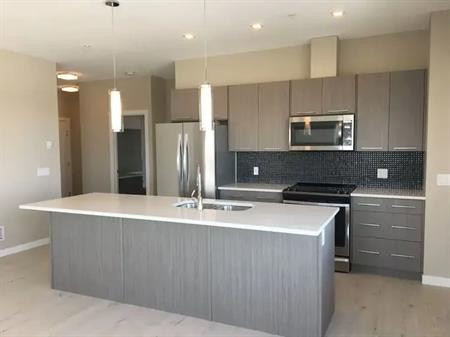 1100 sq/ft Condo 2 Bedrooms, 2 Bathrooms and 2 Underground Parking | 214 Sherwood Square Northwest, Calgary