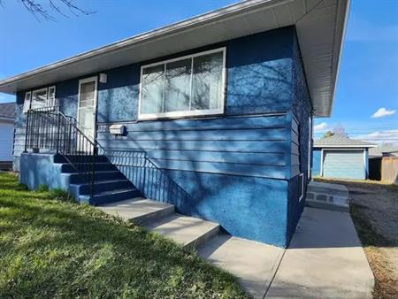 Fully renovated 2 bedroom in Ogden | 32 Lynndale Road Southeast, Calgary