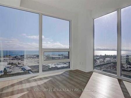 3 Bedroom, 2 Bathroom - Liberty Market Tower