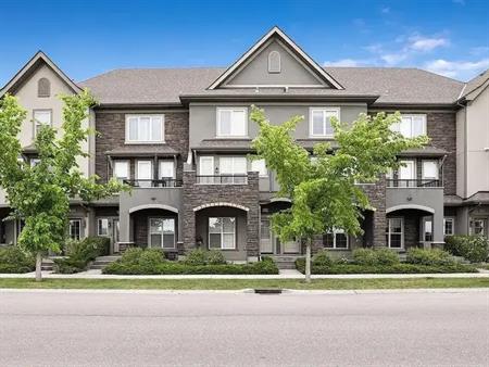 Executive Townhouse for Rent in Quarry Park – Modern Living with Convenience | Calgary