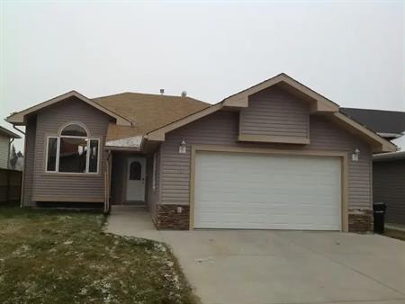 FREE SEP DAYS! 6 BED ROOMS -FULLY RENOVATED, MASTER BEDRM IMMEDIATELY! | 15 Sierra Drive, Olds