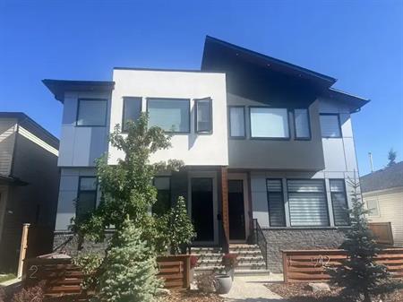 Luxury Town Home for Rent Garage and parking pad | Calgary