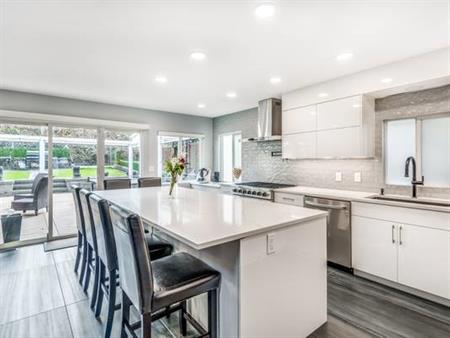 Langley townhome 4 bed/4 bathroom