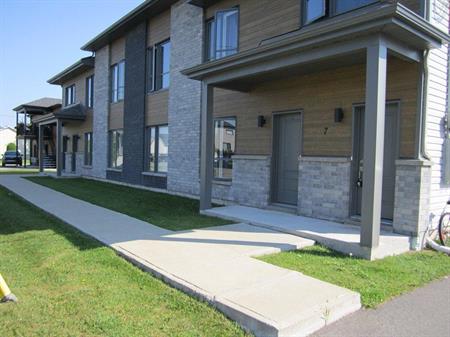 Logement 5-1/2 à Saint-Thomas REZ-DE-CHAUSSÉE