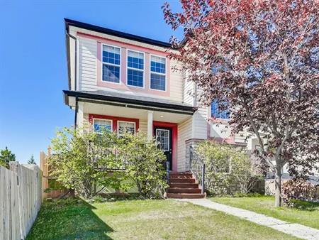 Luxurious 3 Bedroom+ Den House | Calgary