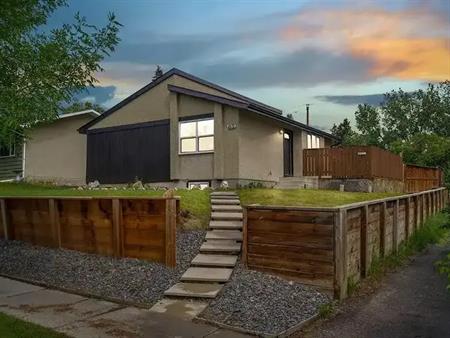 BRAND NEW RENOVATED 3 bedroom + 2 bath, in-suite laundry | 4932 Marlborough Drive Northeast, Calgary