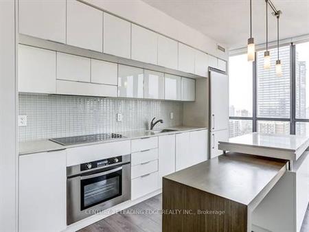 Bloor St E/Ted Rogers Way Stunning 1Bdrm +Den Open Concept Den, Kitch