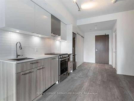 Dundas St E/Jarvis St Beautiful 1Bdrm +Den Flr To Ceiling Windows