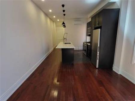 2 bed 1 bath - Renovated Victorian Triplex