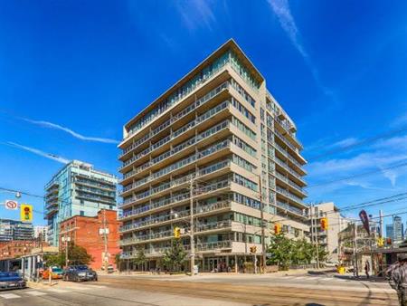 2 Bed 1.5 Bath 2 Floor Corner Unit King West