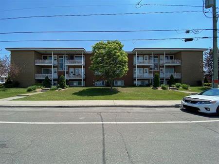 One-Bedroom (3.5) - 103-105-111 Rue Bouchard, Granby