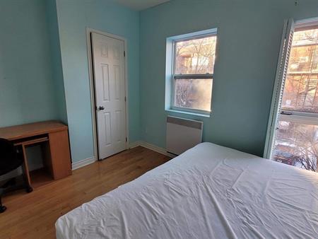 1 CH - 1 SDB - Montréal - $820 /mo