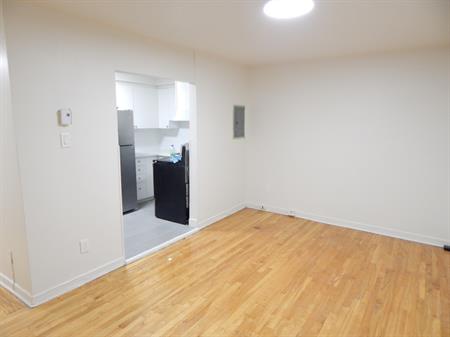 Spacious 1-bedroom Apartment In CDN