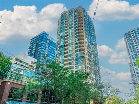 2 BED/2 BATH/1 DEN: YALETOWN ROBSON/HAMILTON - OCT 1, 2024 AVAILABLE