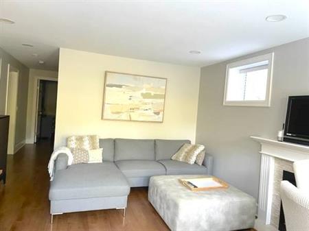 NEW 2 BD ALL INCLUSIVE SUITE Arbutus