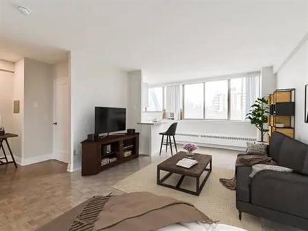 Wonderful Studio Apartment for Rent @224 St. George Street $1370