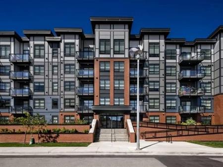 Langley 1 and 2 Bedroom suites in Willowbrook