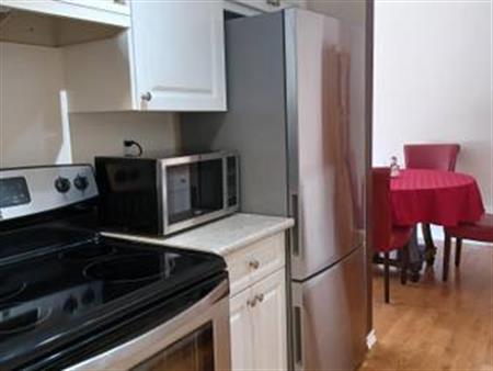 Spacious, renovated 2 bed 1 bath condo avail Immediately