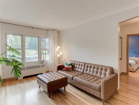 3 chambre Rosemont-Parc beaubien, stationnement+ cour