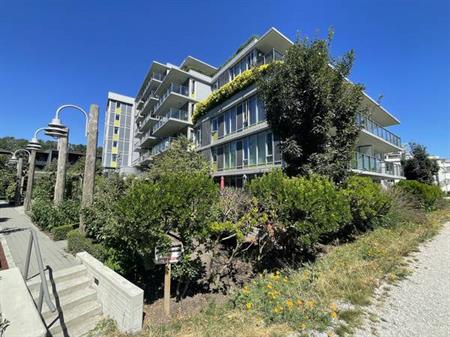 Spacious 2 Bed + Den 2 Bath Vancouver River District with Great View