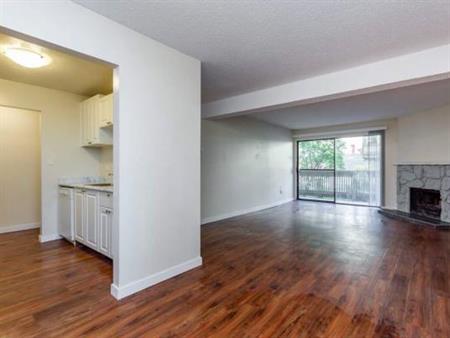 One bedroom available in a 2-bedroom apartment