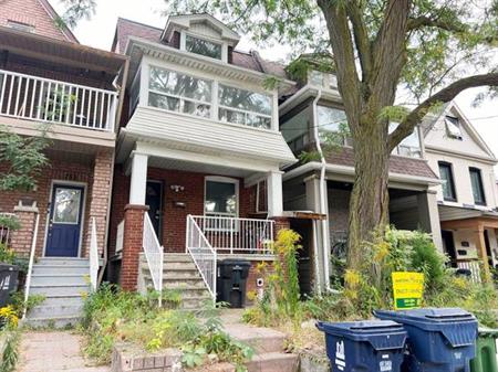 Spacious 3 + Den near Dupont - Lansdowne