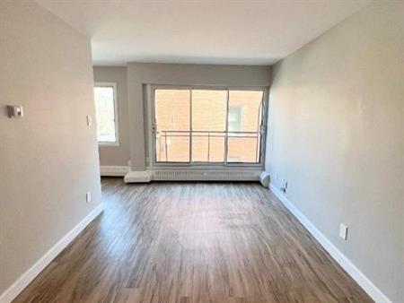 2 CH - 1 SDB - Montréal - $1,575 /mo