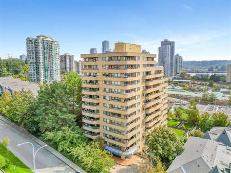 1bed condo uptown new west