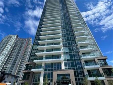 Highrise 2 bed 2 bath with view in the heart of Metrotown