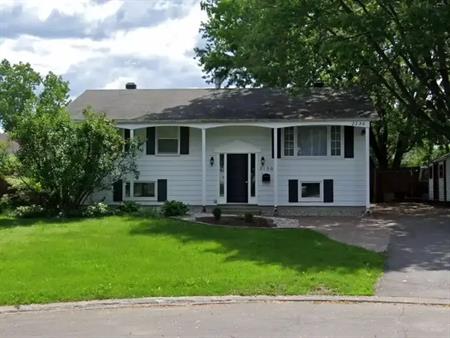 1-2136 Monson Crescent | 2136 Monson Crescent, Gloucester