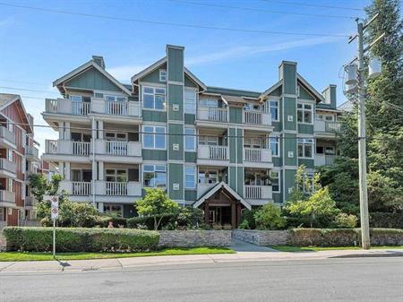 *Top Floor Oasis 2BR/2BA Unit at King George*