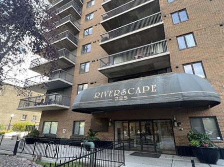 Large 2 Bedroom 2 Bath Condo | 605 - 225 25 Ave SW, Calgary