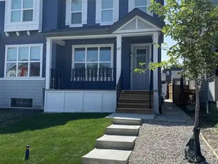 3 Bedroom Duplex for Rent in Livingston | 157 - Calhoun Common Northeast, Calgary