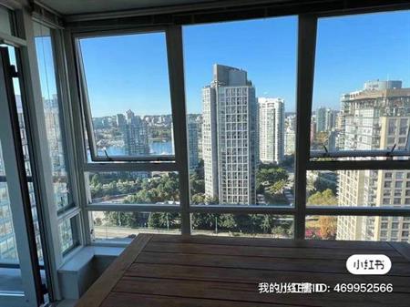 Vancouver DT water view 1bed 1bath den condo