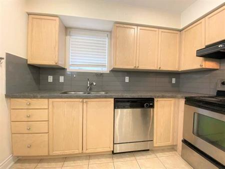 Sunnyside-renovated one bedroom corner suite | 726 5A St NW, Calgary